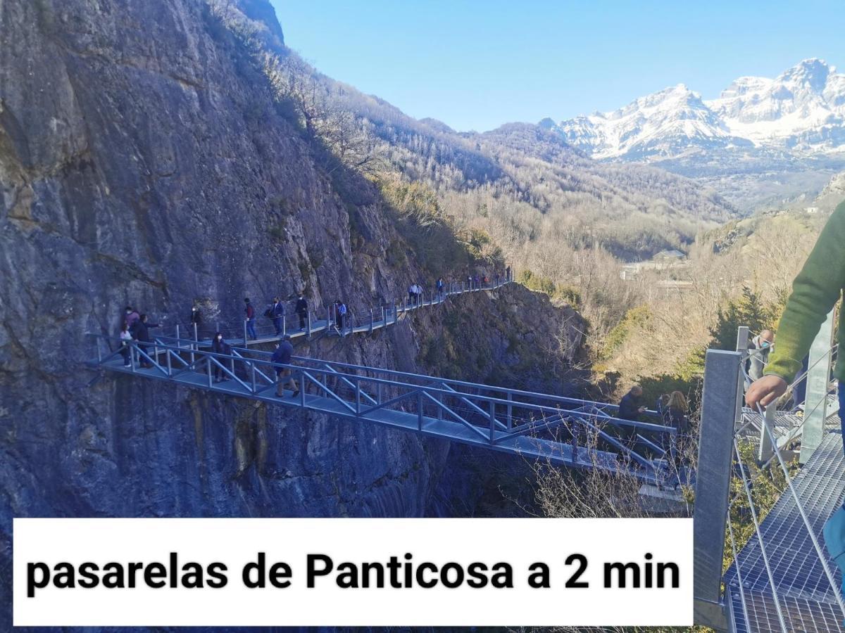 Los Cachorros El Pueyo de Jaca Exterior foto